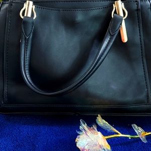 Black leather brand new Gianni Bini purse